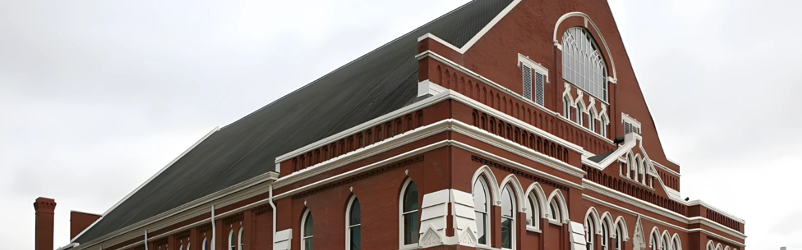 Unforgettable Stays: Hotels Close to Ryman Auditorium in Tennessee