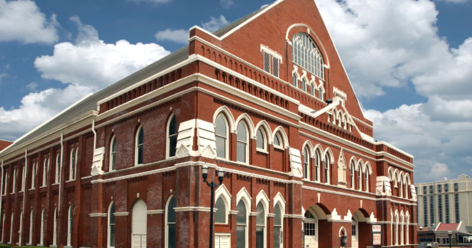 Unforgettable Stays: Hotels Close to Ryman Auditorium in Tennessee